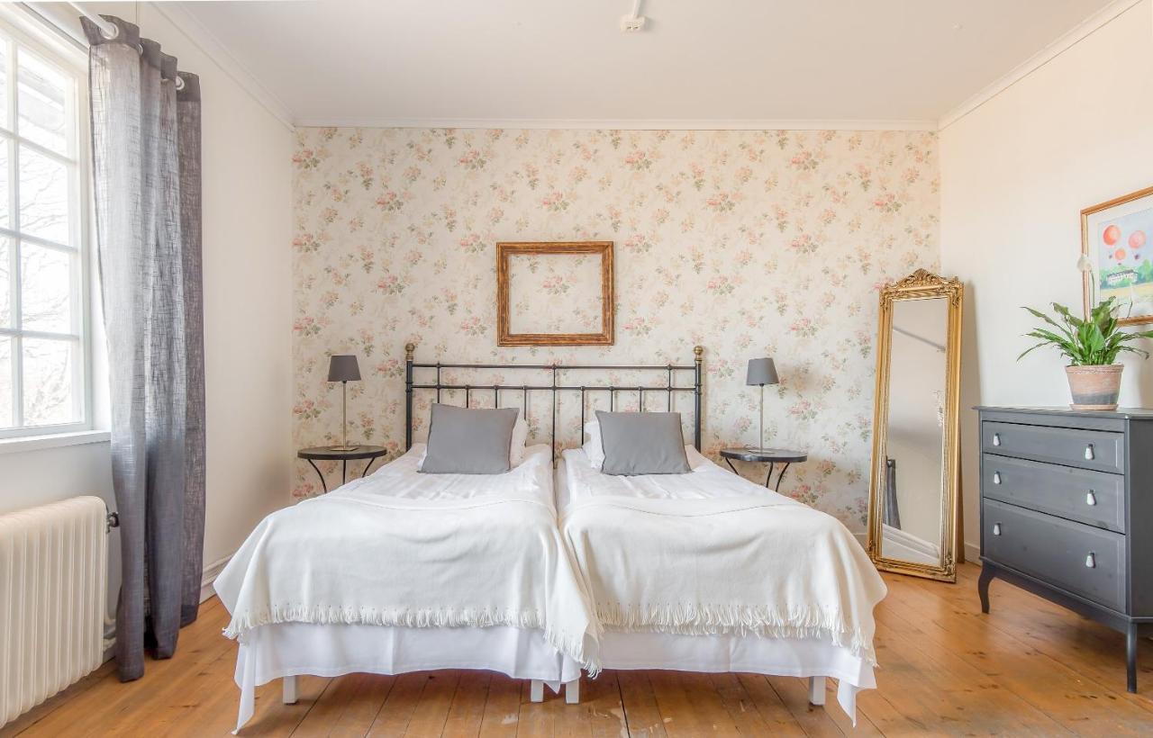 Wij Traedgardar Hotel Ockelbo Eksteriør billede