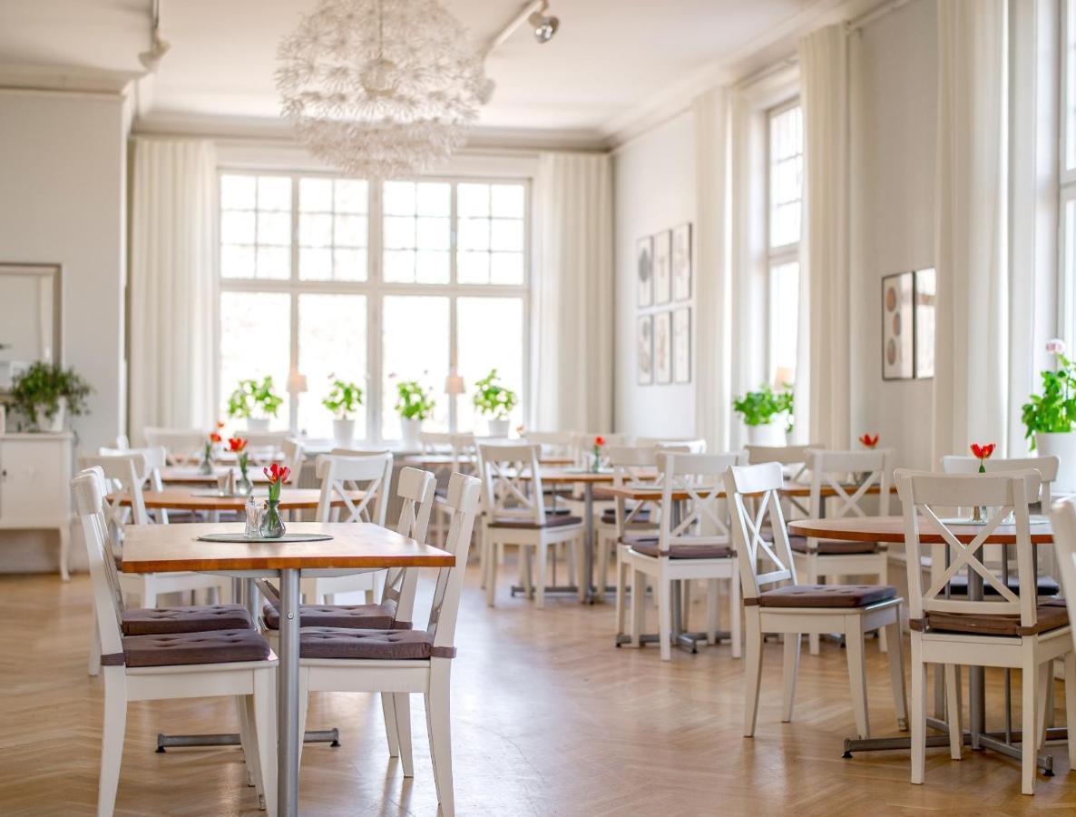 Wij Traedgardar Hotel Ockelbo Eksteriør billede
